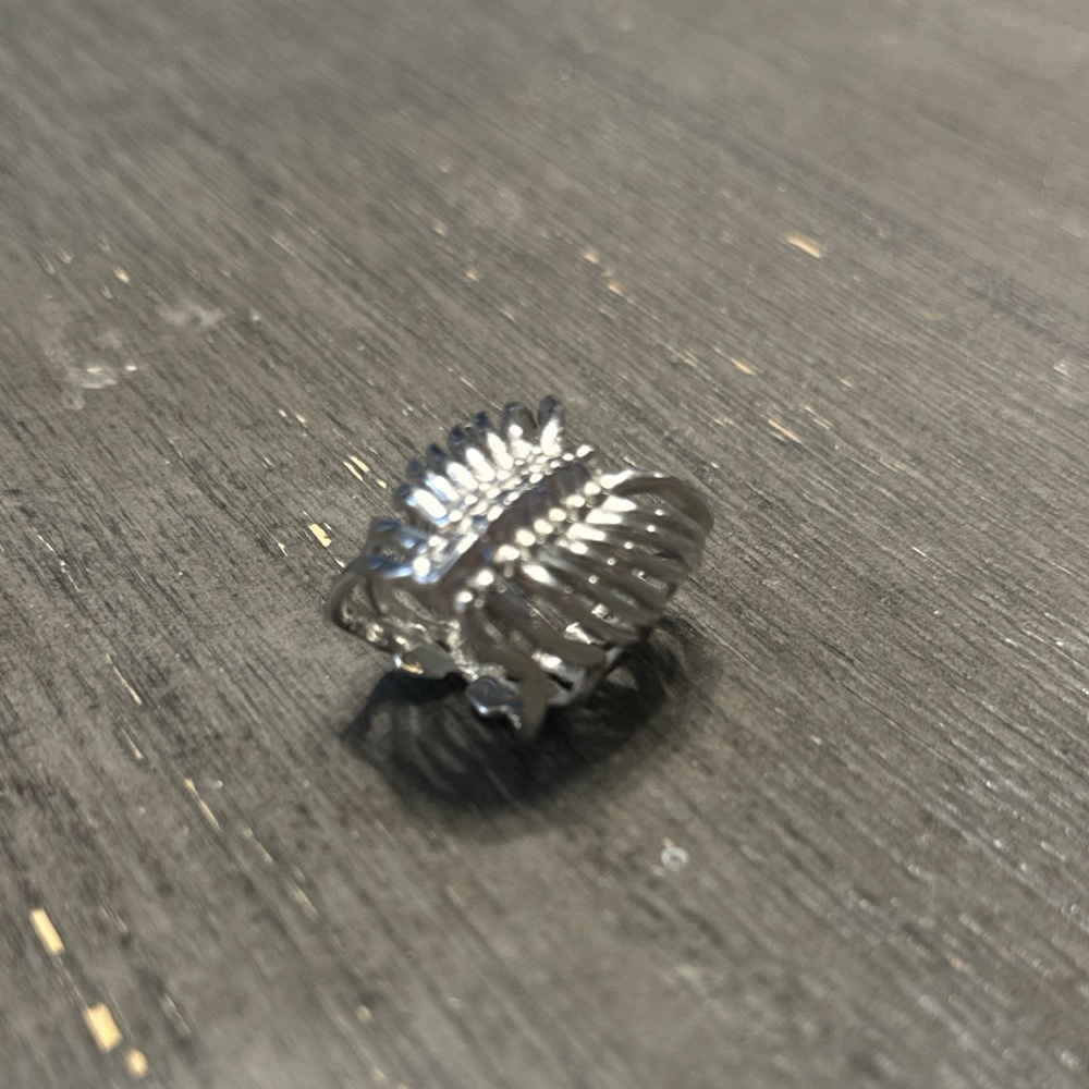 Ring - Picture 2 of 4